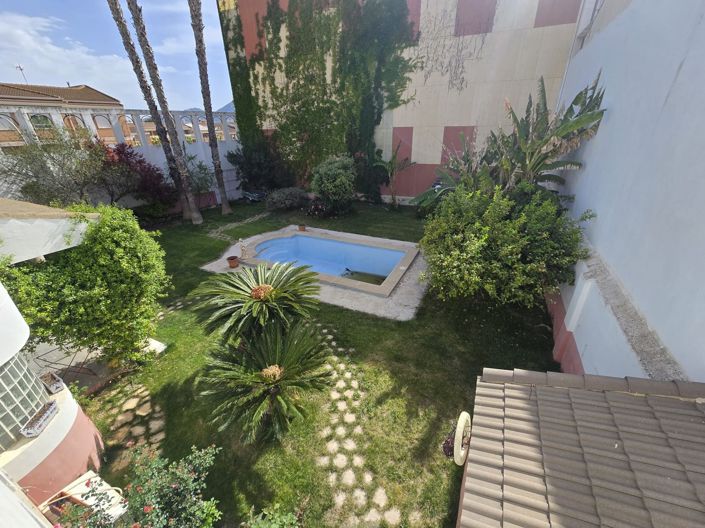 Image No.2-6 Bed Villa for sale