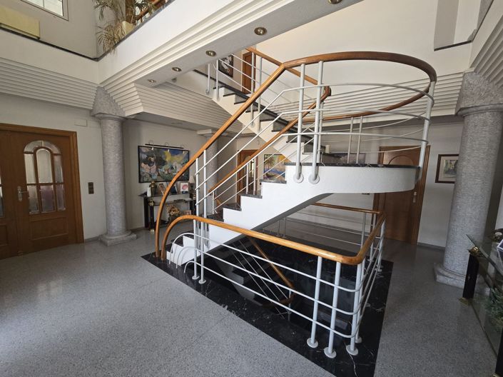 Image No.26-6 Bed Villa for sale