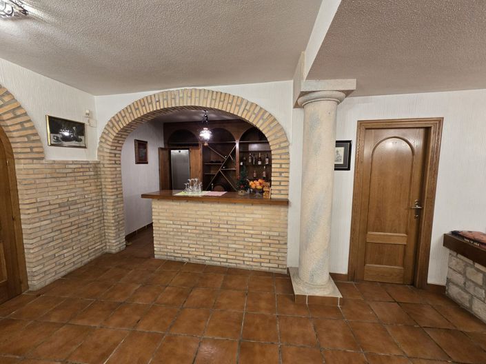 Image No.29-6 Bed Villa for sale