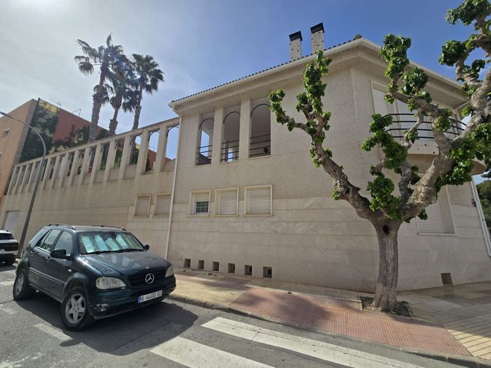 Image No.43-6 Bed Villa for sale