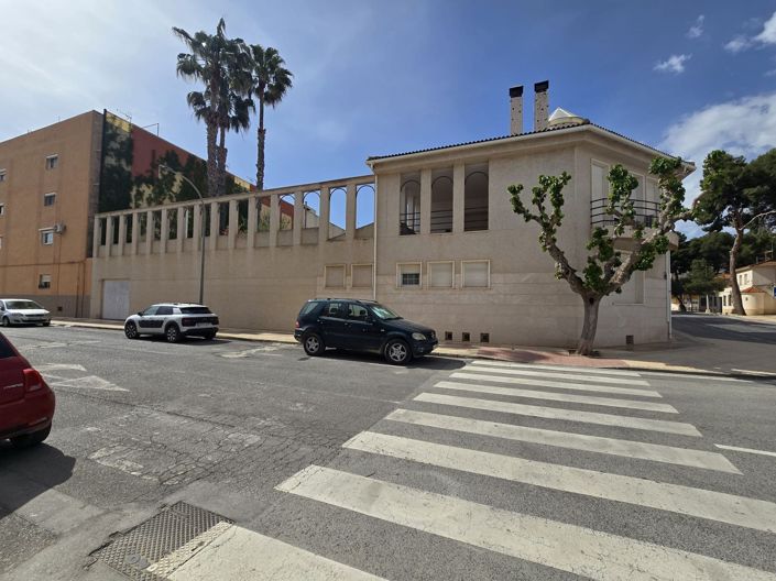 Image No.45-6 Bed Villa for sale