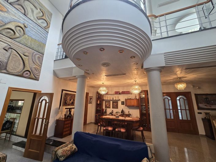 Image No.6-6 Bed Villa for sale