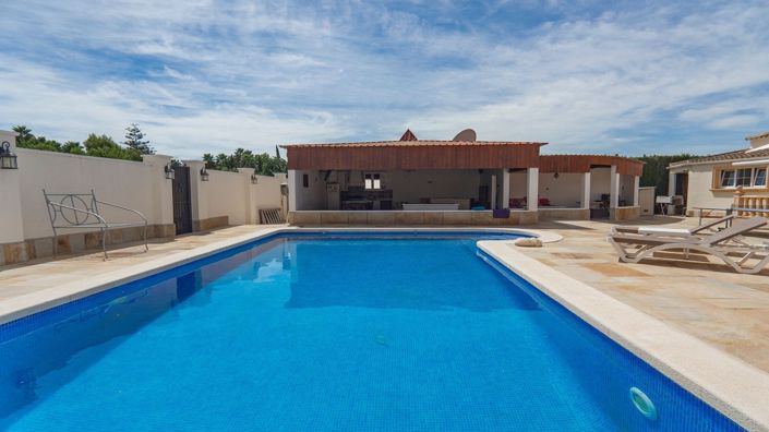 Image No.2-6 Bed Villa for sale