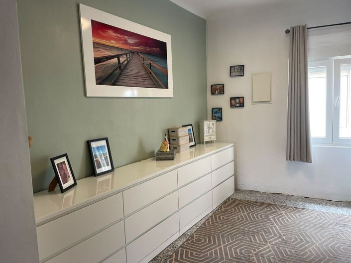 Image No.40-5 Bed Townhouse for sale