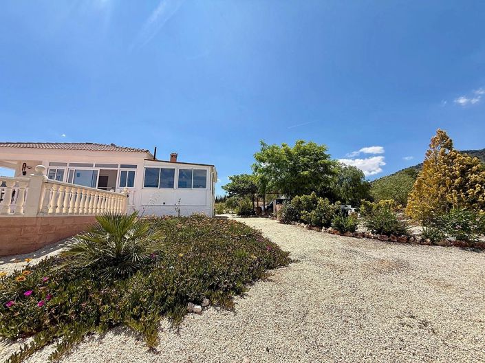 Image No.2-4 Bed Villa for sale
