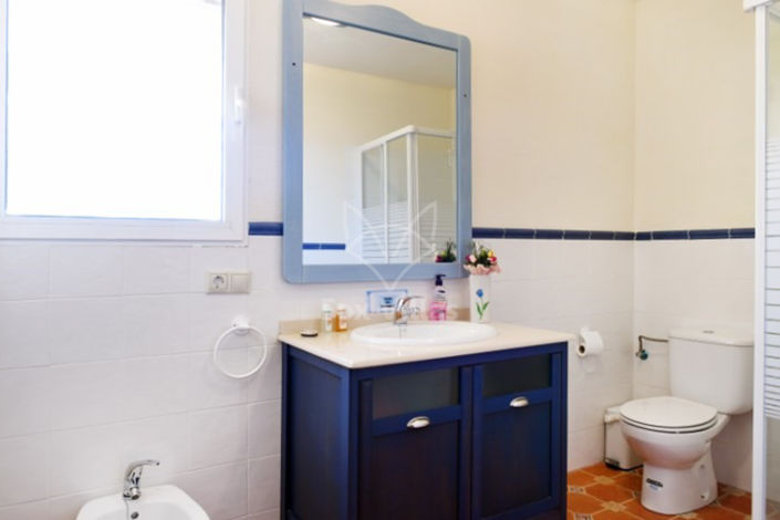 Image No.18-4 Bed Country House for sale