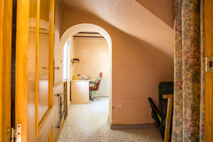 Image No.11-5 Bed Townhouse for sale