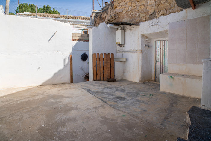 Image No.15-5 Bed Townhouse for sale