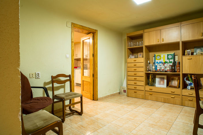 Image No.19-5 Bed Townhouse for sale
