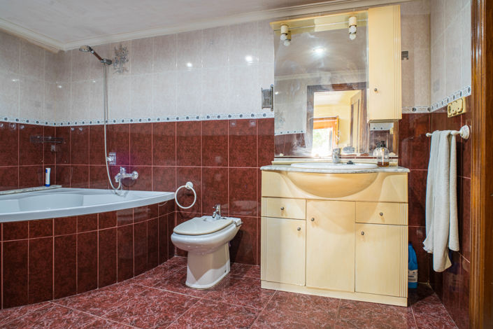Image No.24-5 Bed Townhouse for sale