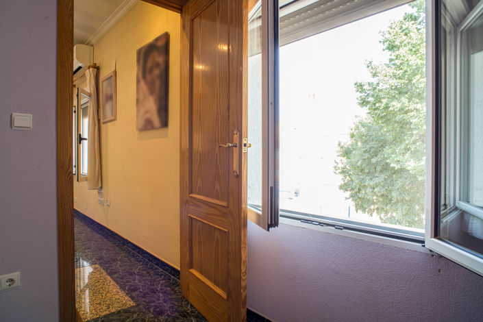Image No.28-5 Bed Townhouse for sale