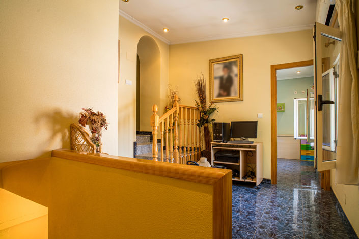 Image No.29-5 Bed Townhouse for sale
