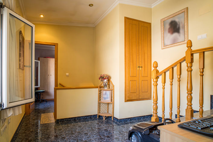 Image No.30-5 Bed Townhouse for sale