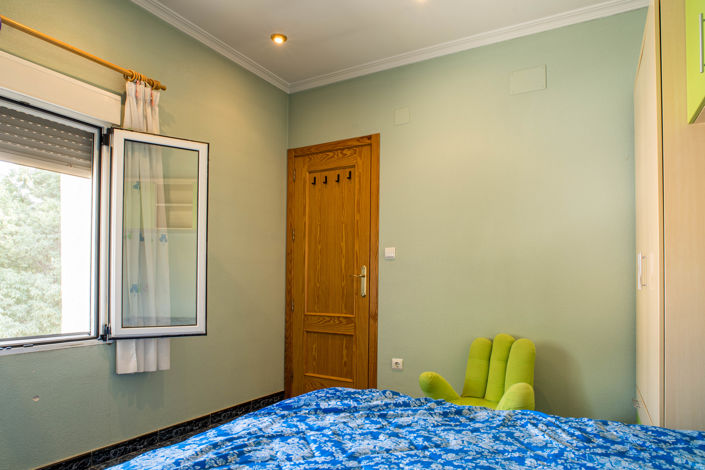 Image No.32-5 Bed Townhouse for sale