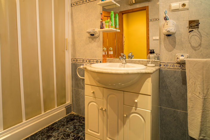 Image No.36-5 Bed Townhouse for sale