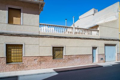 1771169662851-fox-r15220-20townhouse20pinoso2