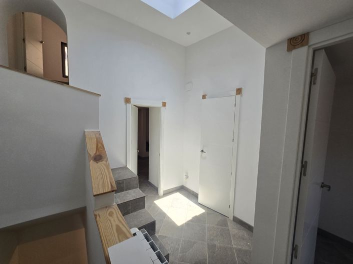 Image No.9-3 Bed Townhouse for sale