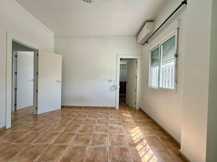 Image No.26-3 Bed Villa for sale