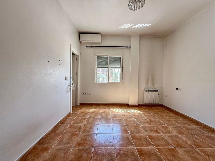 Image No.28-3 Bed Villa for sale
