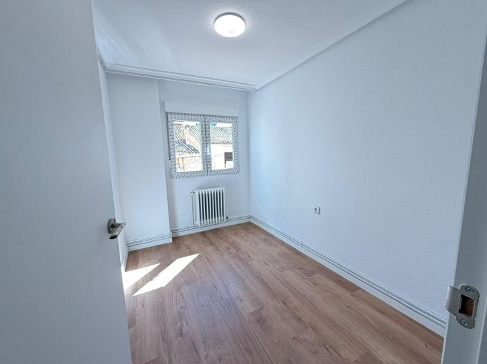 Image No.12-Appartement de 4 chambres à vendre à Yecla