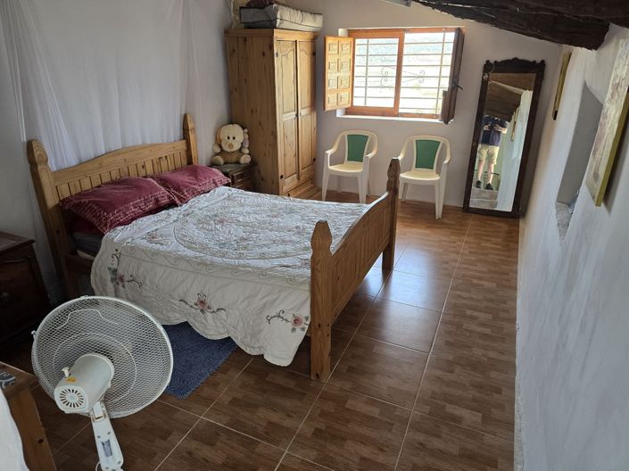 Image No.20-2 Bed Country House for sale