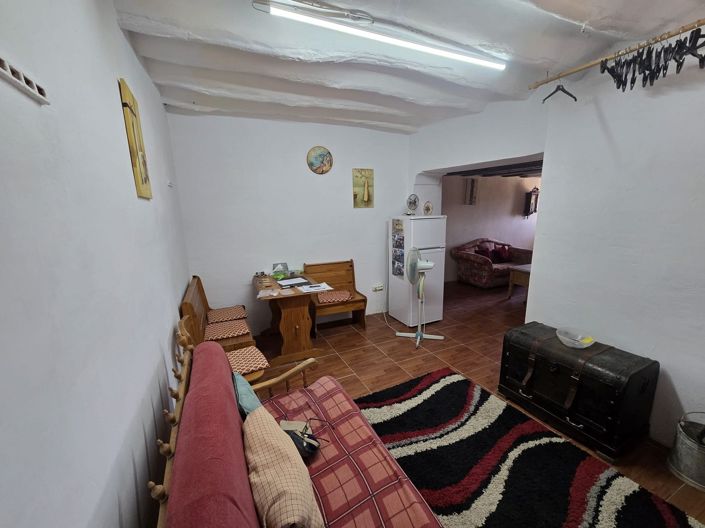 Image No.23-2 Bed Country House for sale