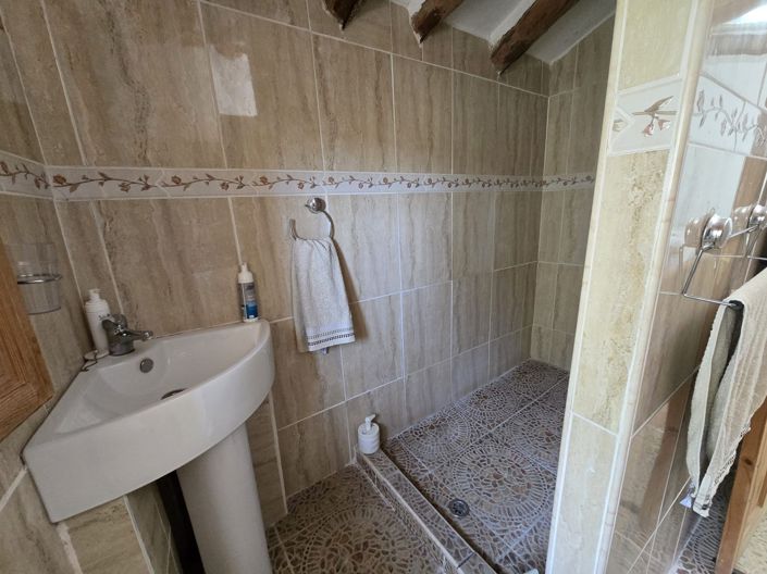 Image No.27-2 Bed Country House for sale