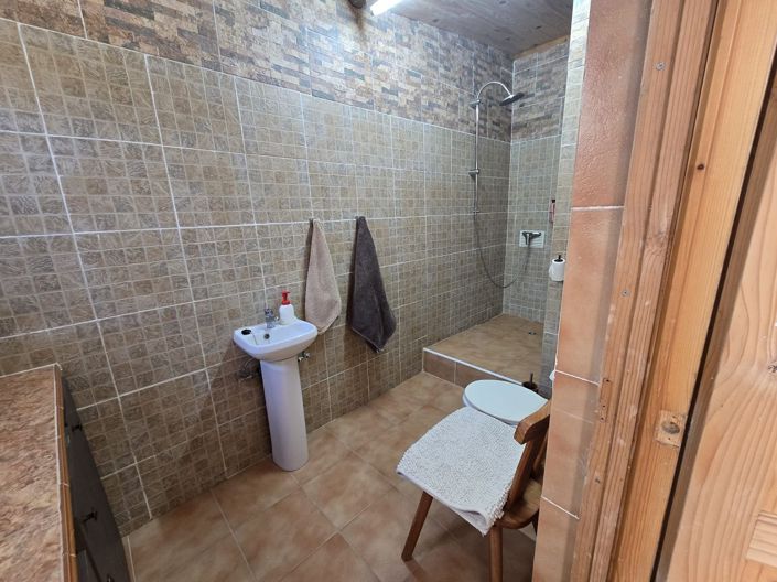 Image No.30-2 Bed Country House for sale