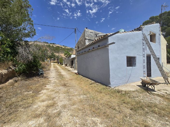 Image No.5-2 Bed Country House for sale