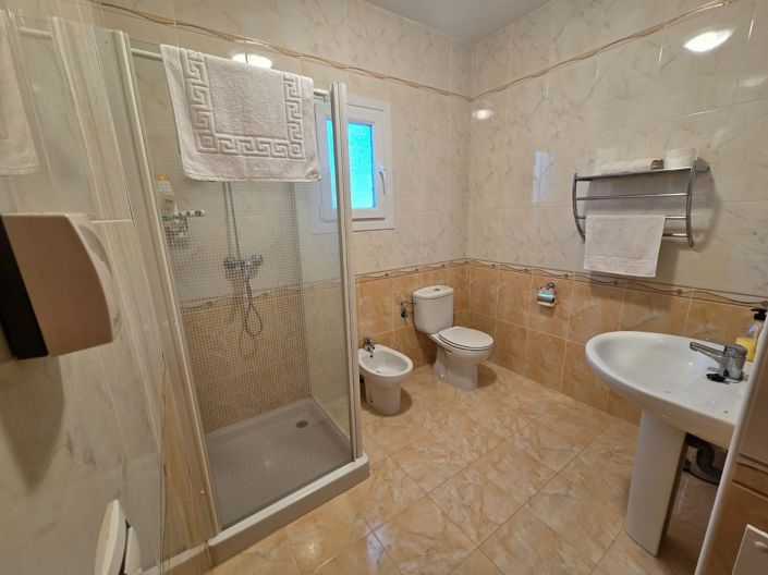 Image No.26-4 Bed Villa for sale