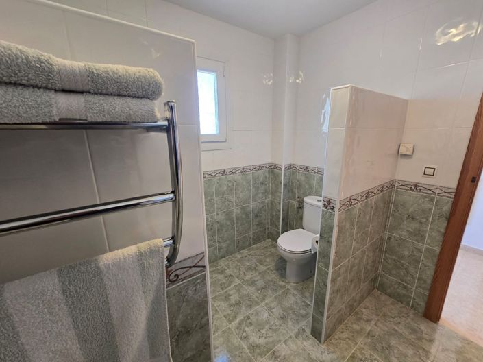 Image No.37-4 Bed Villa for sale