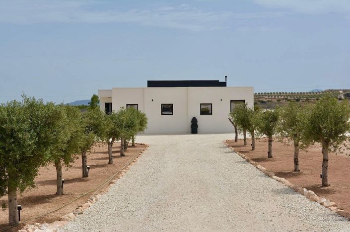 Image No.2-5 Bed Villa for sale