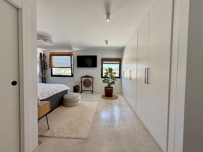 Image No.42-5 Bed Villa for sale
