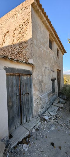 Image No.16-3 Bed Country House for sale