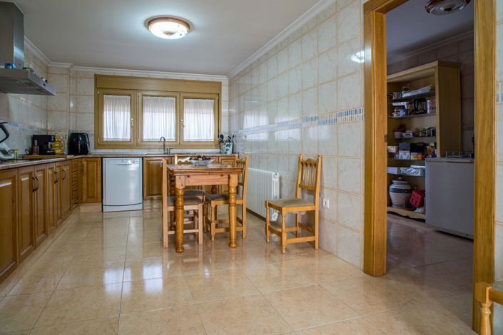 Image No.28-5 Bed Villa for sale