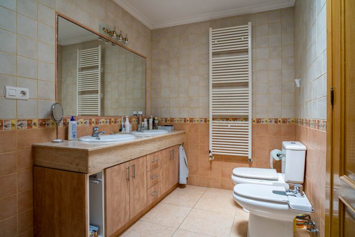 Image No.34-5 Bed Villa for sale