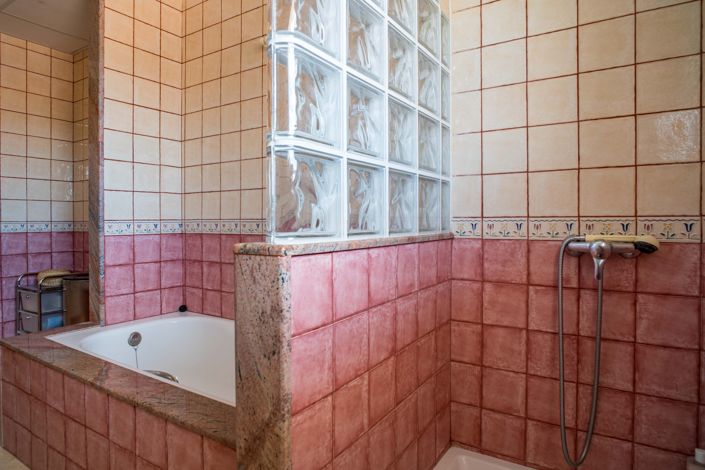 Image No.47-5 Bed Villa for sale