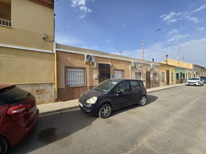 Image No.4-3 Bed Townhouse for sale