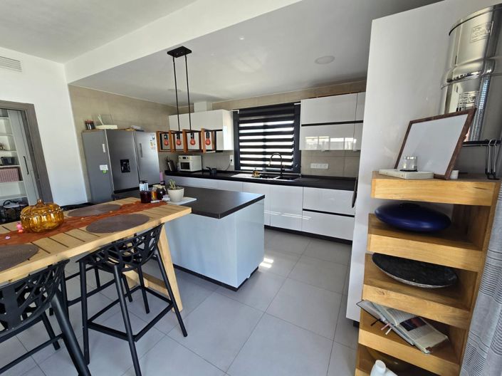 Image No.18-3 Bed Villa for sale