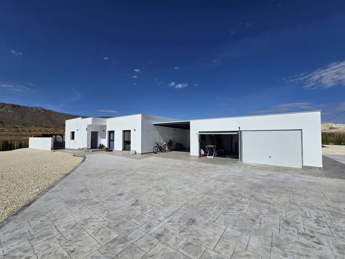 Image No.3-3 Bed Villa for sale