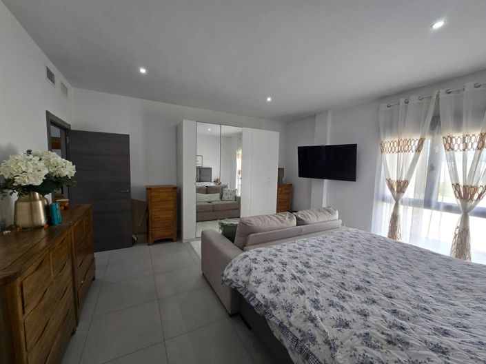 Image No.25-3 Bed Villa for sale