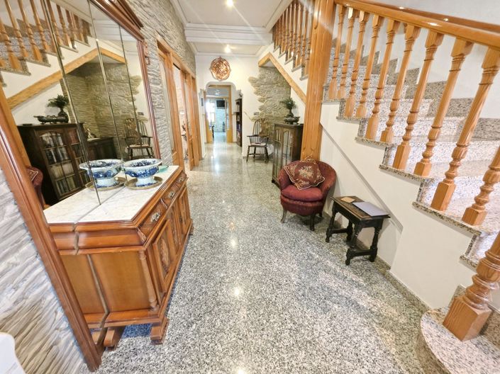 Image No.2-Casa adosada con 5 dormitorios en venta