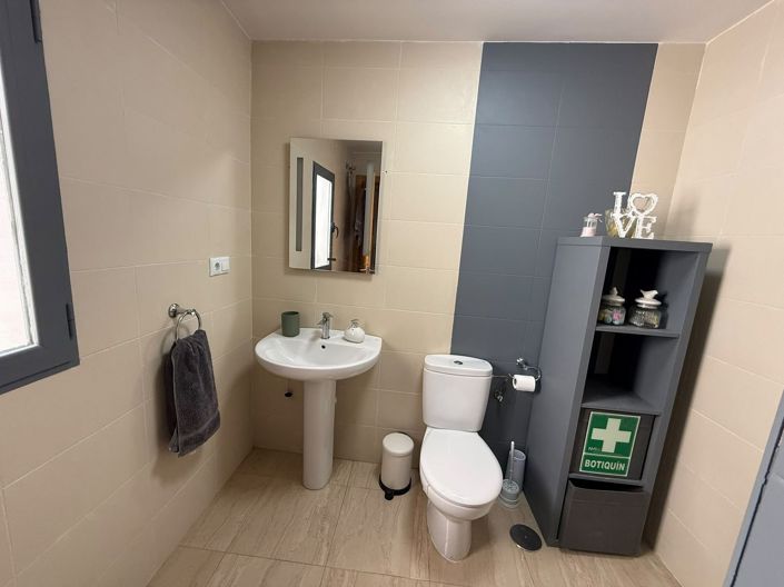 Image No.11-3 Bed Townhouse for sale