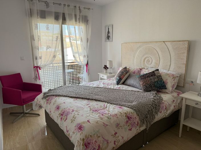 Image No.18-3 Bed Townhouse for sale