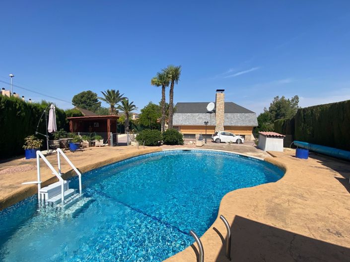 Image No.2-6 Bed Villa for sale