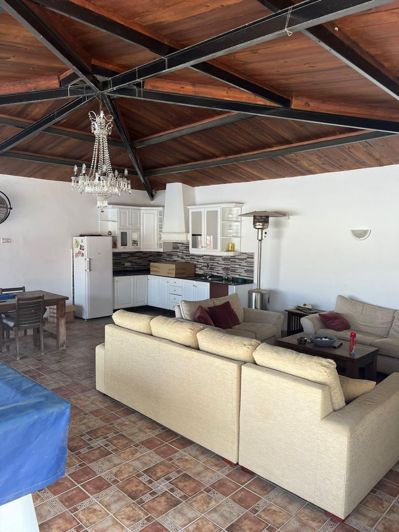 Image No.8-6 Bed Villa for sale