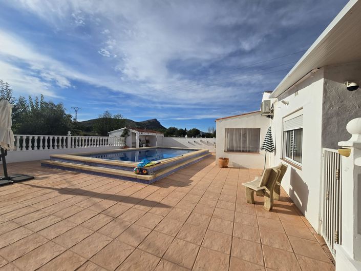 Image No.9-5 Bed Villa for sale