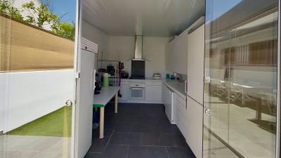 2-Calle-de-las-Islas-Annobon-Kitchen