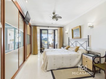 9415frontlinegolfapartmentinlasterrazasdelcot