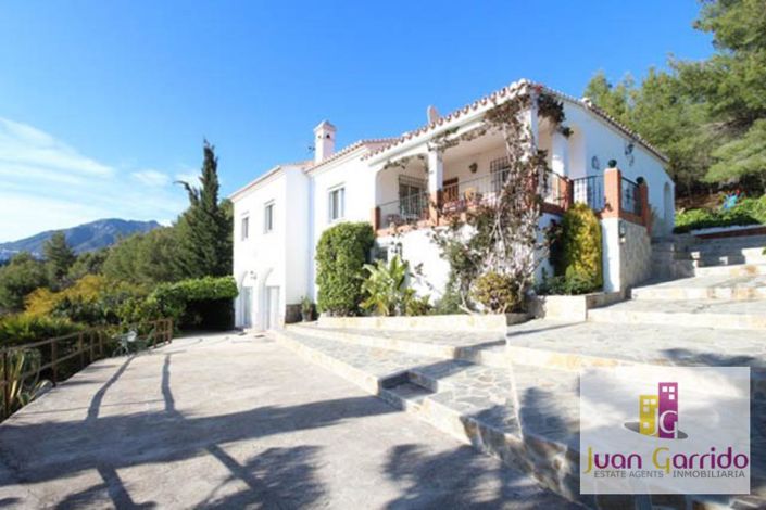 Image No.1-5 Bed Villa for sale